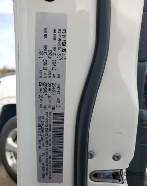 2017 Jeep Compass Latitude z USA, uszkodzony, nr VIN 3C4NJDBB4HT672067